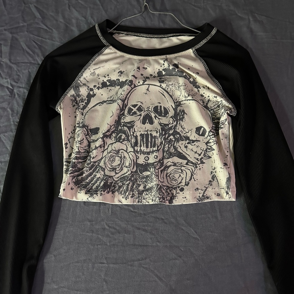 Black and White Skull Graphic Women's Top